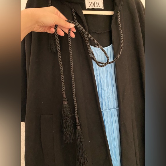 Zara Thick flared sleeve Long HOODED CAPE limited edition Tassel poncho - Picture 9 of 16